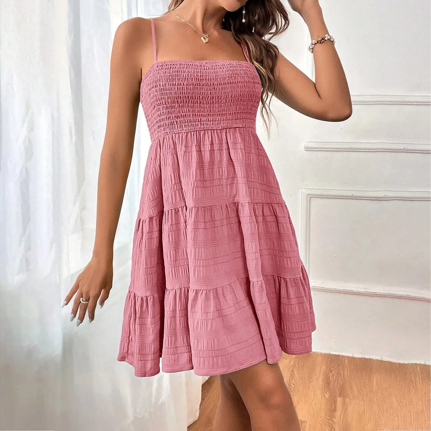 DAS SOMMERKLEID FÜR DEN STRAND