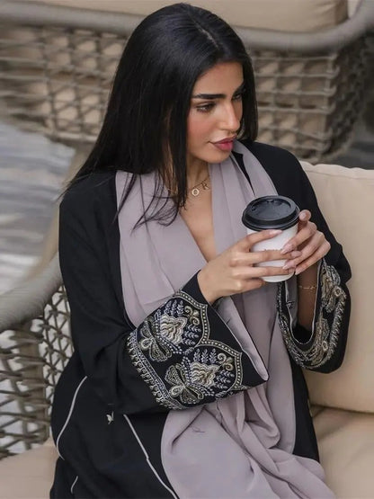 AZRA | Luftige Abaya mit elegantem Schnitt